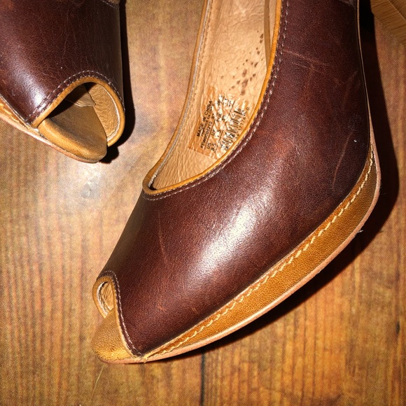 FOSSIL~Allison Two-tone Leather Peep Toe Pumps~8.5 - Picture 2 of 8